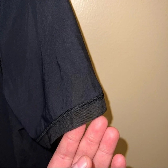 Lululemon Sole Training Short Sleeve Size 4 - Picture 3 of 8